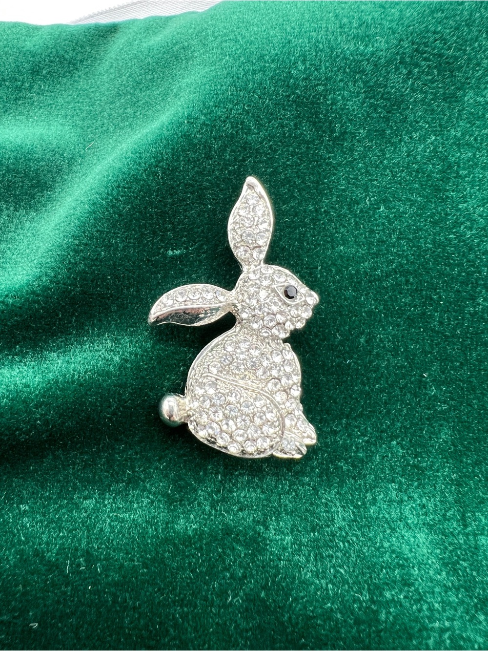 Sparkling CUTE Silver Bunny Pin Brooch with Rhinestones